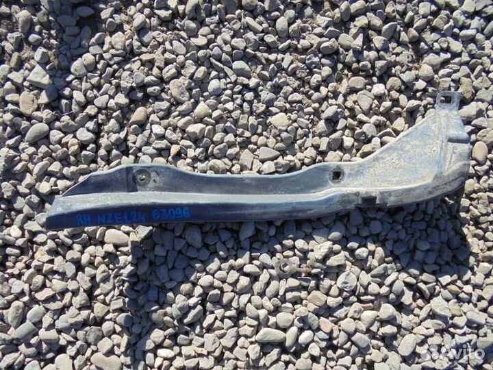 Подкрылок задний правый Toyota Corolla Fielder