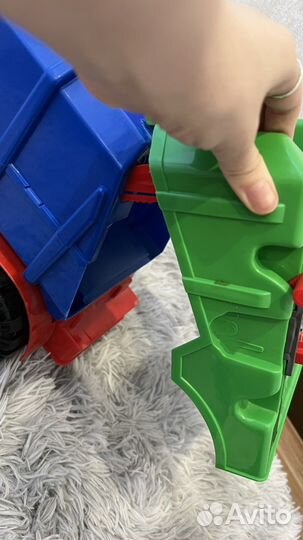 Грузовик мусоровоз