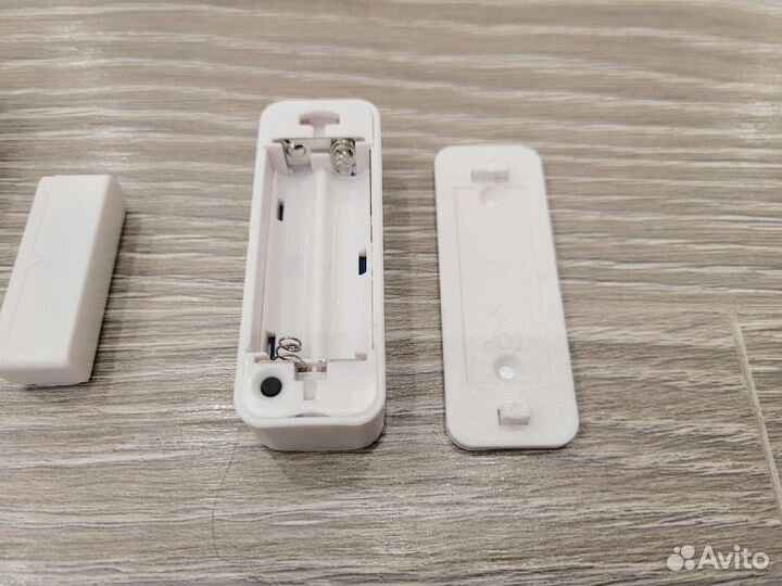 Датчик открытия двери окна Wi-Fi Tuya SmartLife