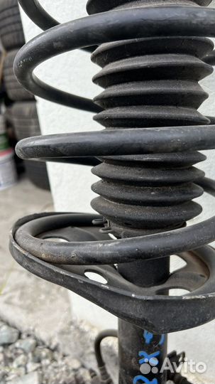 Стойка в сборе toyota mark 2 Gx 81