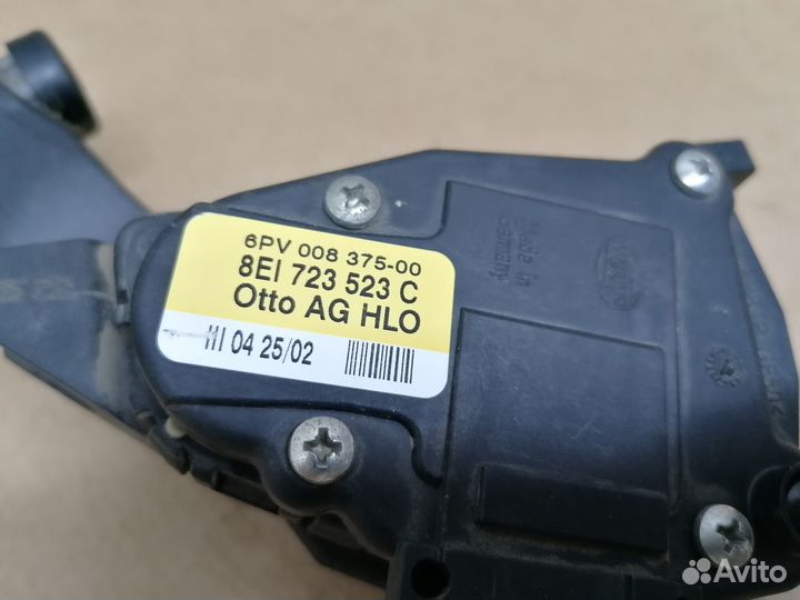 Педаль газа Audi A4 B6 2002