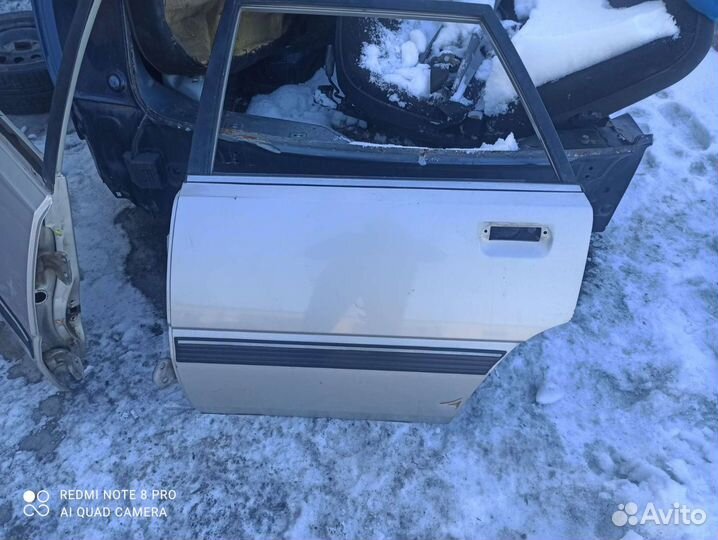 Двери на toyota Camry SV11 L