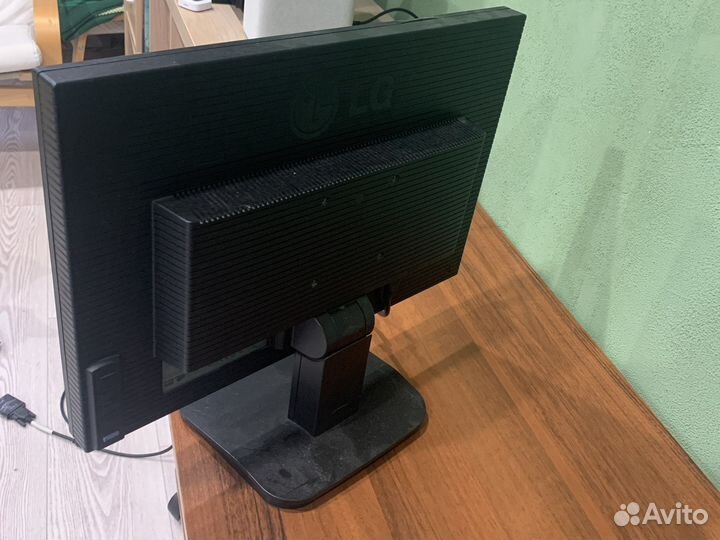 Монитор LG