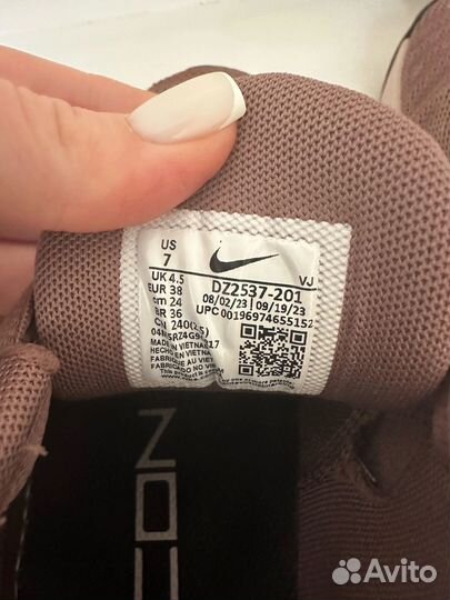 Кроссовки Nike женские 38EU