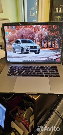 Macbook pro 15 2018 i7 16gb A1990
