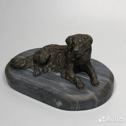 Старинная статуэтка собаки. Лабрадор