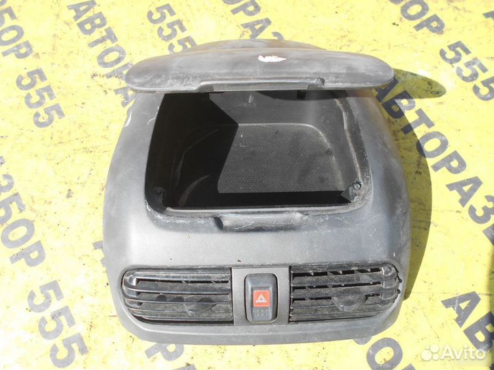 Центральный дефлектор с консолью Nissan Sunny B15