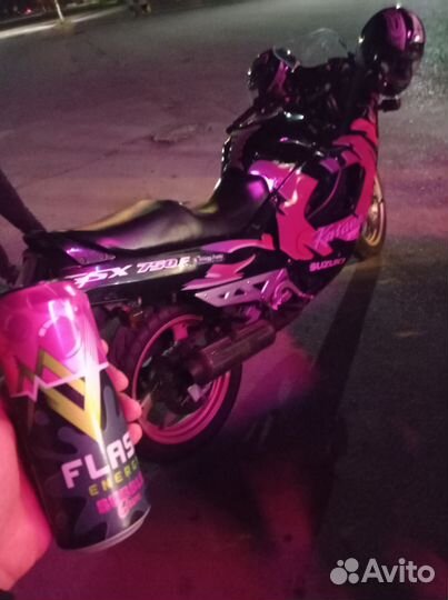 Suzuki gsx 750 f katana