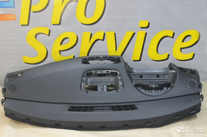 Торпедо Renault Fluence панель приборов