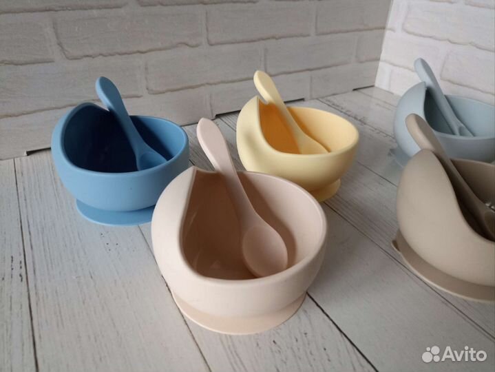Силиконовая посуда детская, нагрудники, слюнявчики