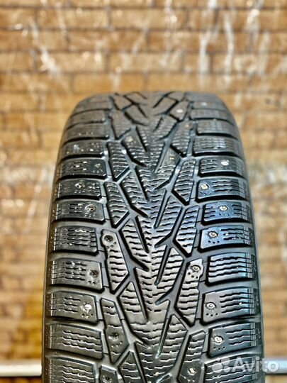 Nokian Tyres Hakkapeliitta 7 215/60 R16 99T