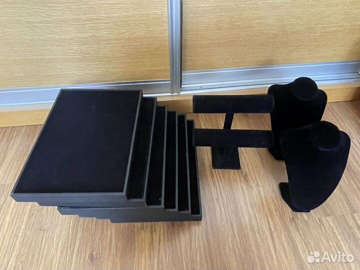 Выставочное ювелирное оборудование