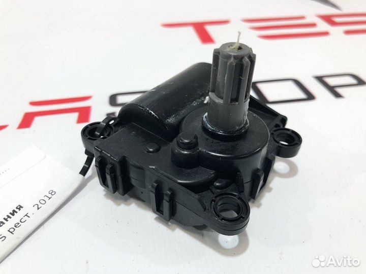 Сервопривод размораживания (печки) Tesla Model S