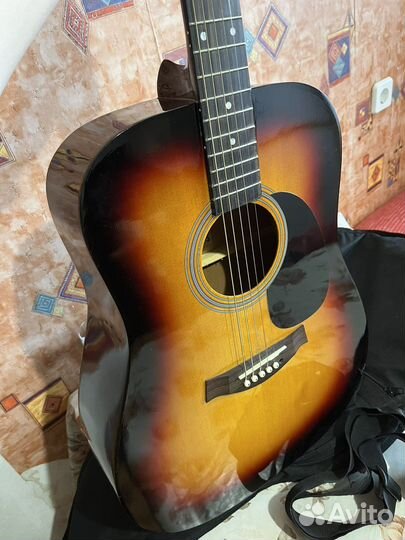 Акустическая гитара Amati