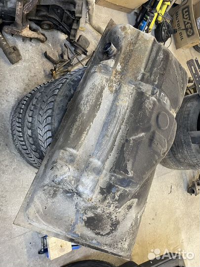 Бензобак VW Golf 1 Mk1