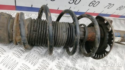 Стойка передняя левая skoda rapid (NKR02K501)