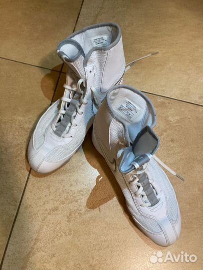 Боксерки Nike белые