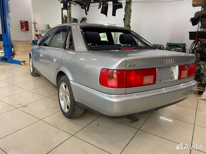Пластик салона Audi A6 C4 AAH 1995
