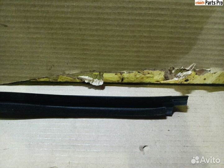 Toyota Camry XV 70 Бархотка задней правой двери
