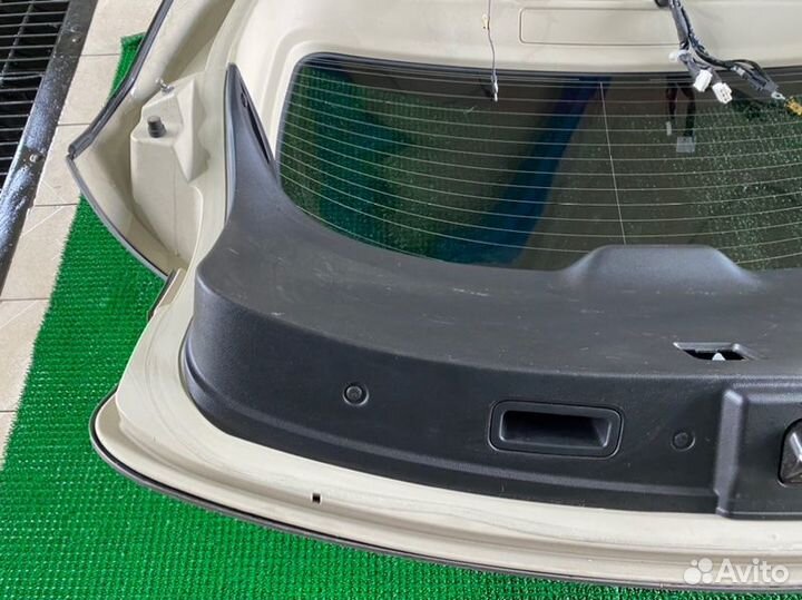 Обшивка двери багажника Infiniti Fx35, Fx37, Fx50