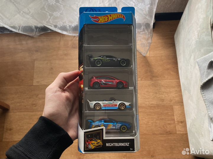 Hot wheels набор