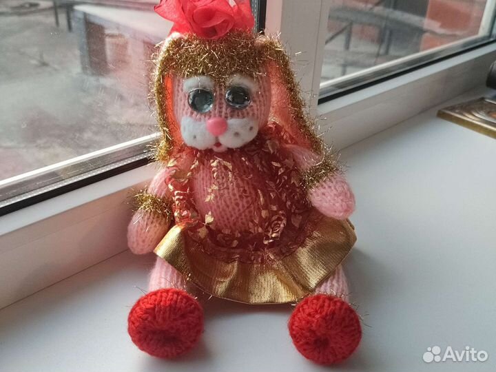 Вязаная игрушка Собачка девочка