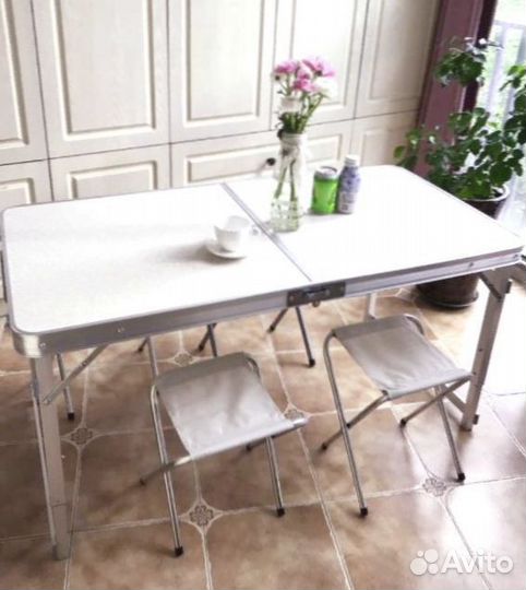 Складной туристический стол