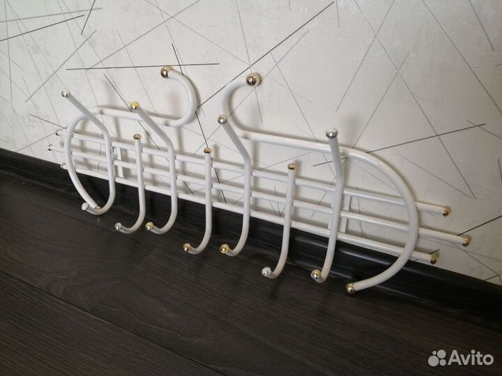 Вешалка настенная