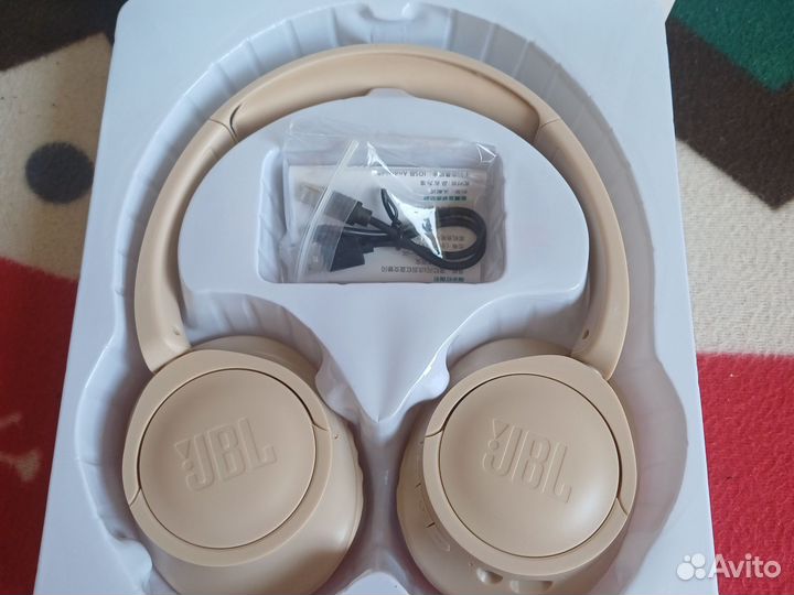 Беспроводные наушники JBL tune1100