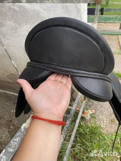 Седло для лошади выездковое