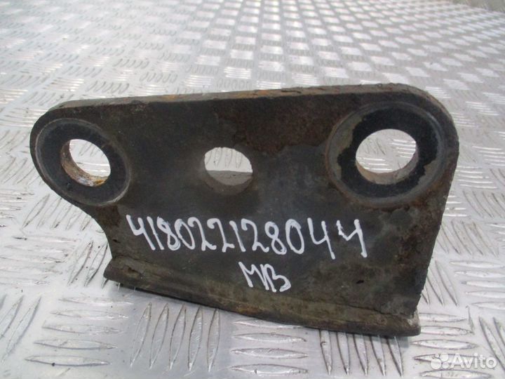 Кронштейн левый Mercedes-Benz A9413100658