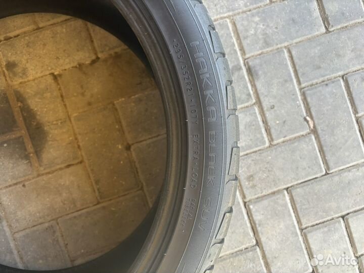 Nokian Tyres Hakka Black SUV 295/35 R21