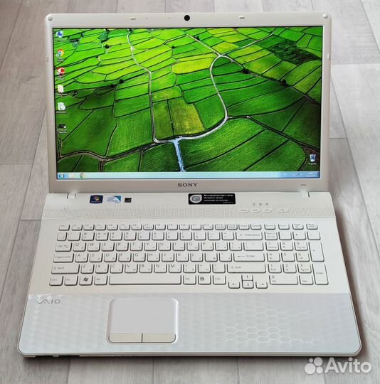 Sony\Большой дисплей 17.3\i3 - 4x 2200Mg\акб 3ч