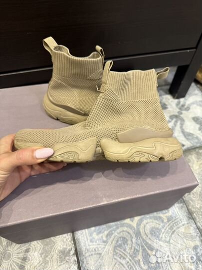 Кроссовки для девочки zara 32