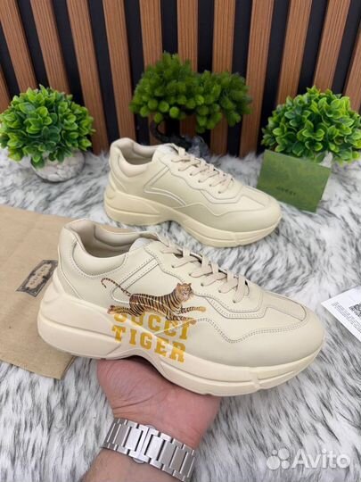 Кроссовки кожаные Gucci