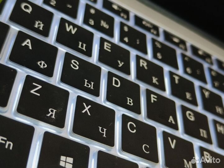 Ноутбук i7-7500U/24Gb/SSD1Tb