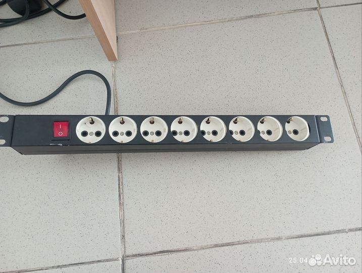 Блок розеток в стойку 19
