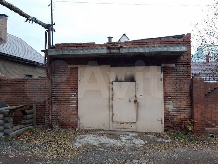 Гараж, > 30 м²
