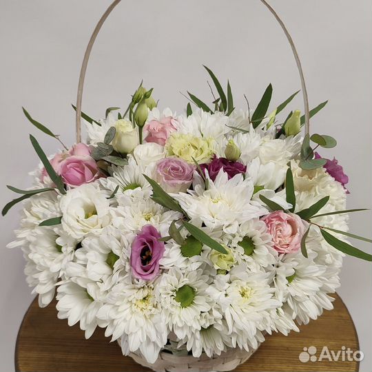 Корзина с цветами 093