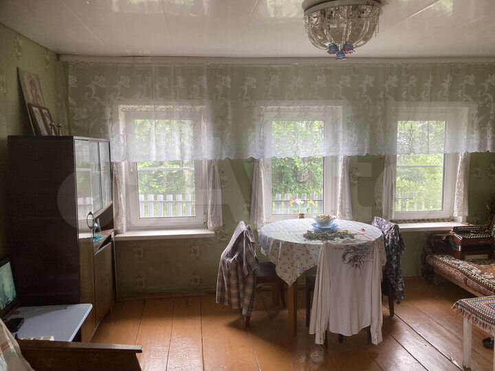 Дом 27,6 м² на участке 5,7 сот.