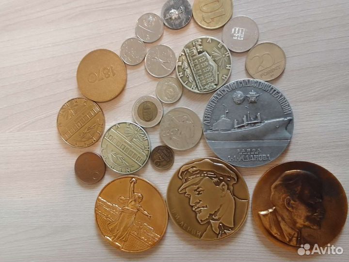 Значки настольные медали