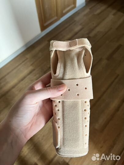 Бандаж на лучезапястный сустав