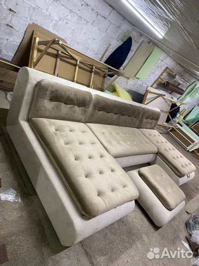 Большой угловой диван