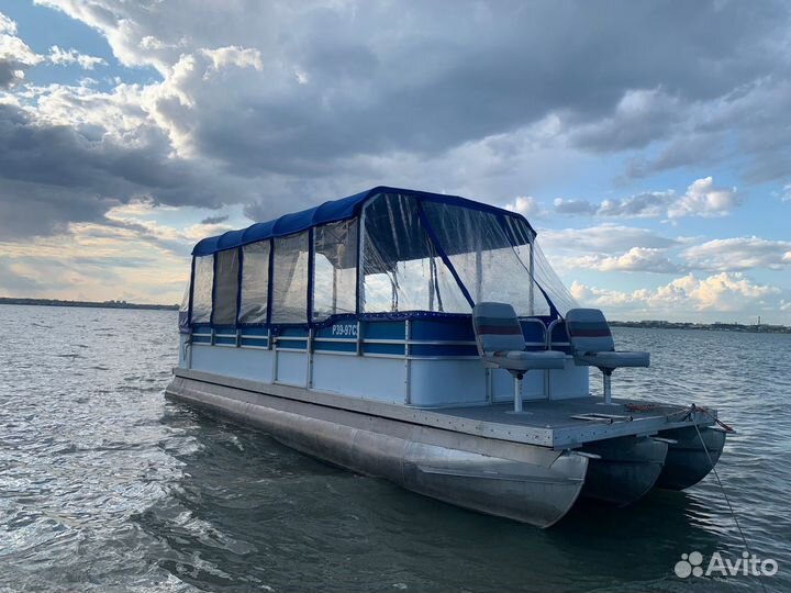 Катание на катере,прогулка по воде