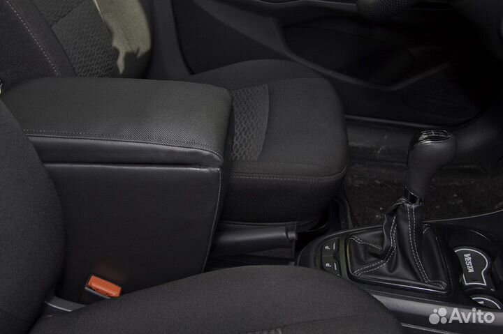 Подлокотник под ручник для LADA Vesta 2015