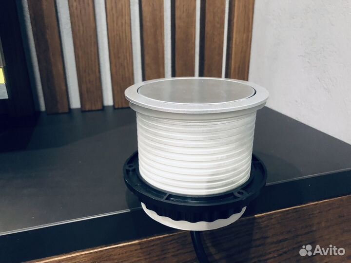 Розетка выдвижная в столешницу (новая) GTV