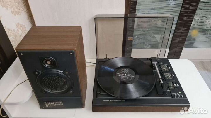 Проигрыватель винила 
