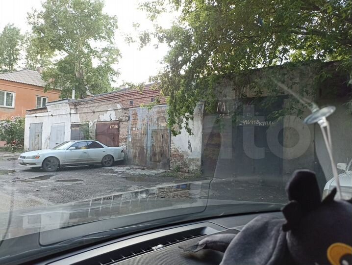 Гараж, > 30 м²