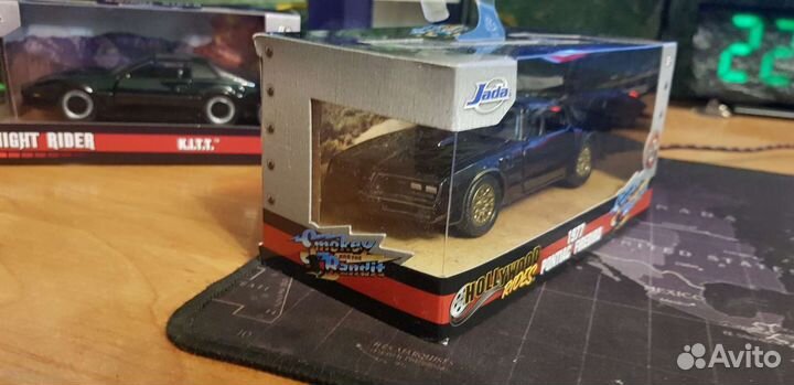 Моделька автомобиля 1/32