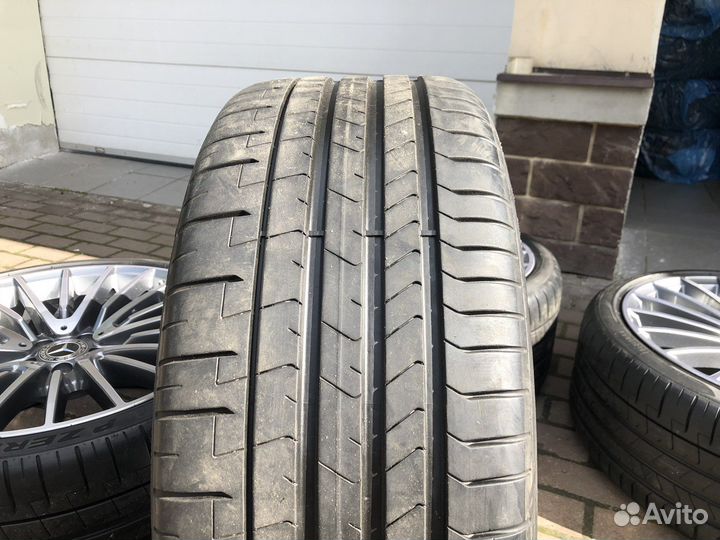 Pirelli P Zero 285/40 R23 и 325/35 R23 111Y